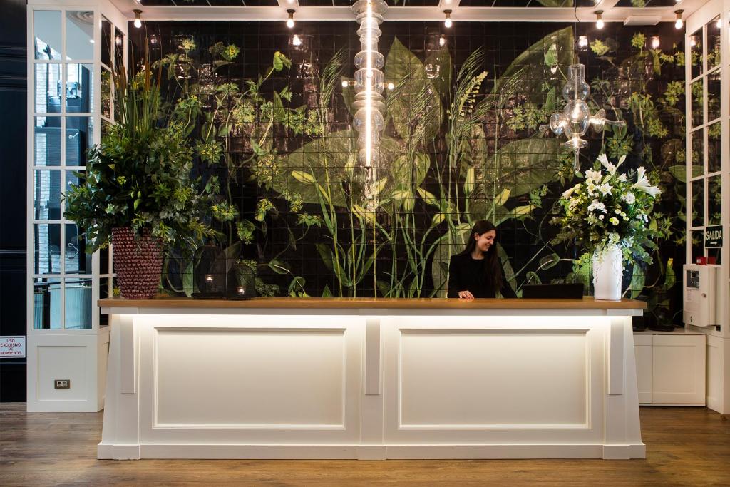 Diseño biofílico y azulejos artesanales