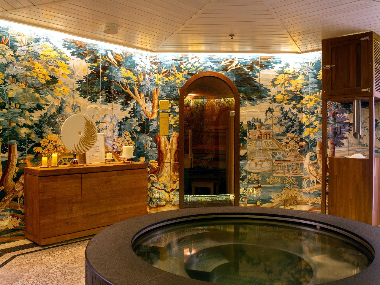 Cerámica artesanal en Bless Hotel Madrid, proyecto de Lázaro Rosa-Violán